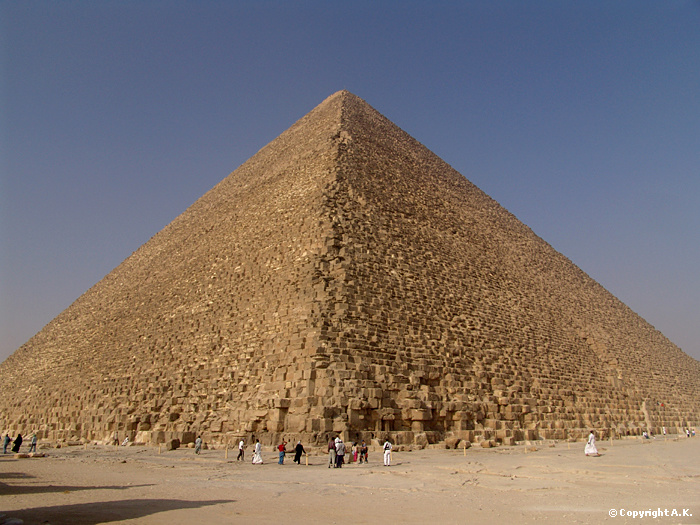 pourquoi la pyramide de khéops est une merveille du monde